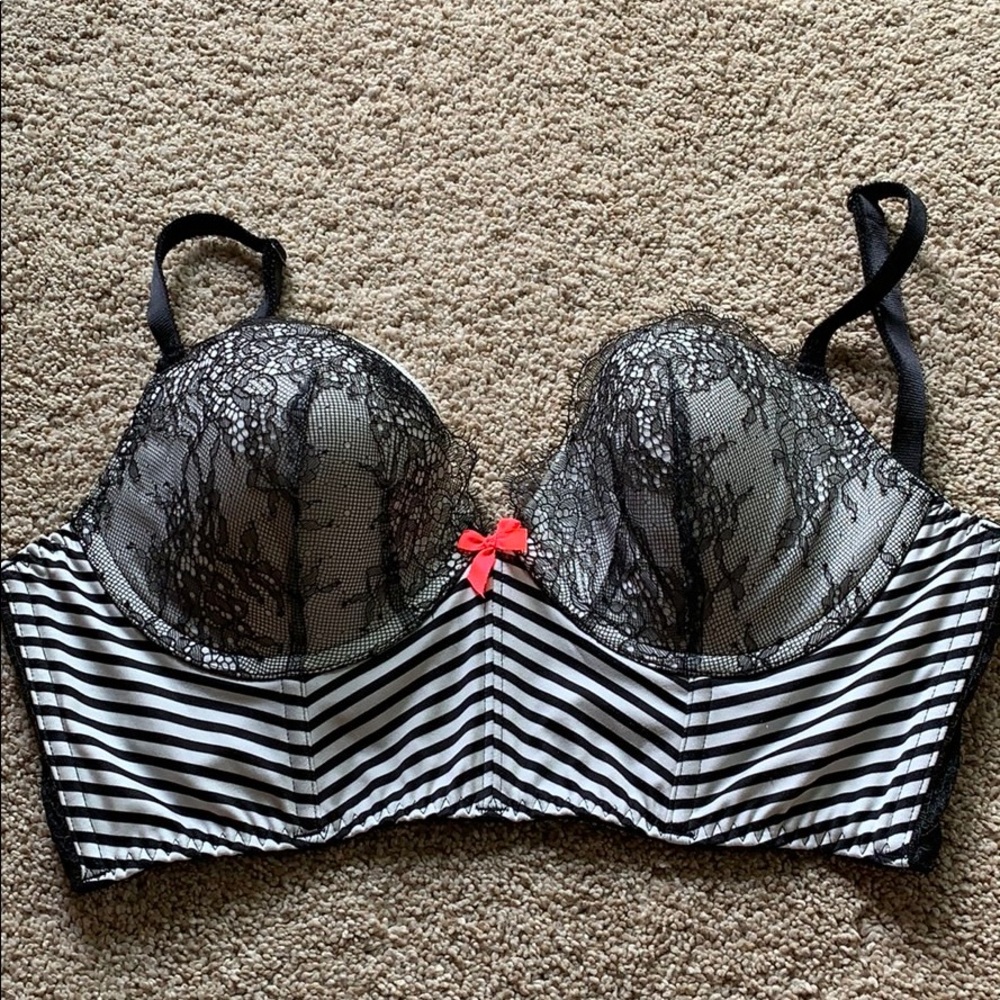 Victoria’s Secret Bra size 34D